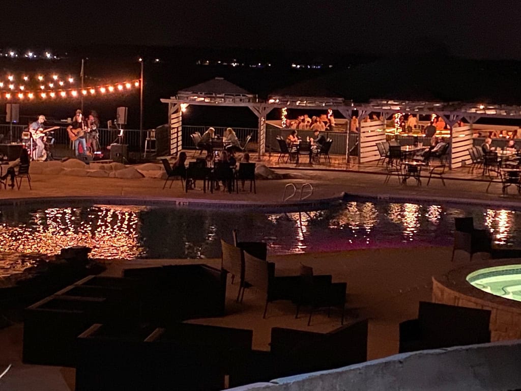 Best of Lake Conroe Restaurants at Wave on Lake Conroe