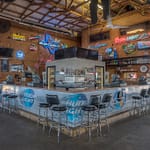Papa's on the Lake full bar