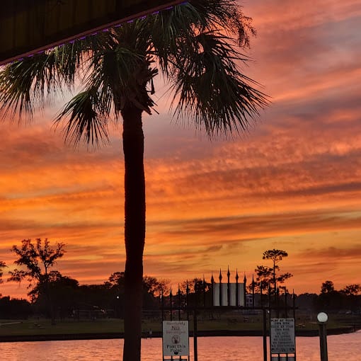 Papa's on the Lake sunset