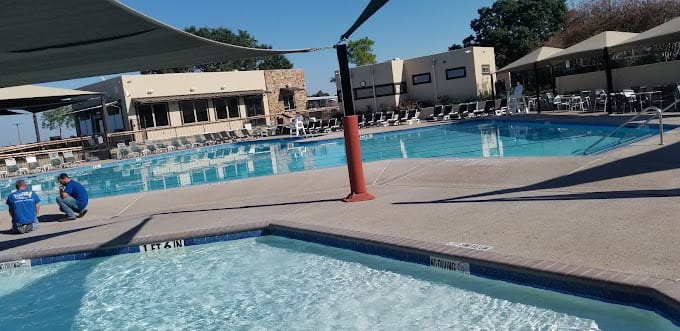 Breakwater Grille pools