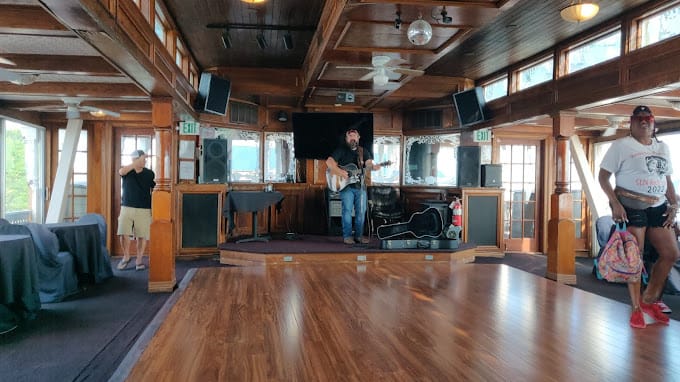 Southern Empress live music