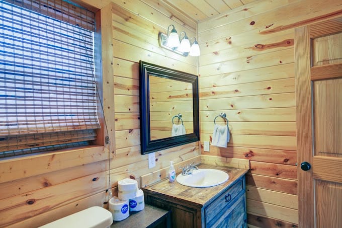 Water’s Edge Resort cabin