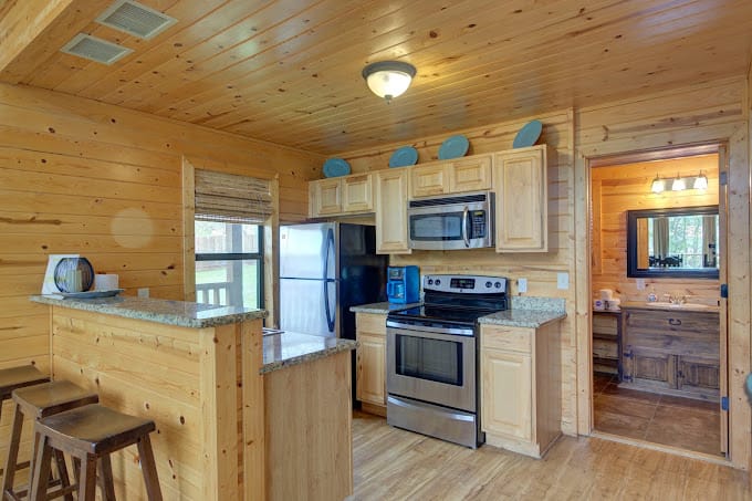 Water’s Edge Resort cabin