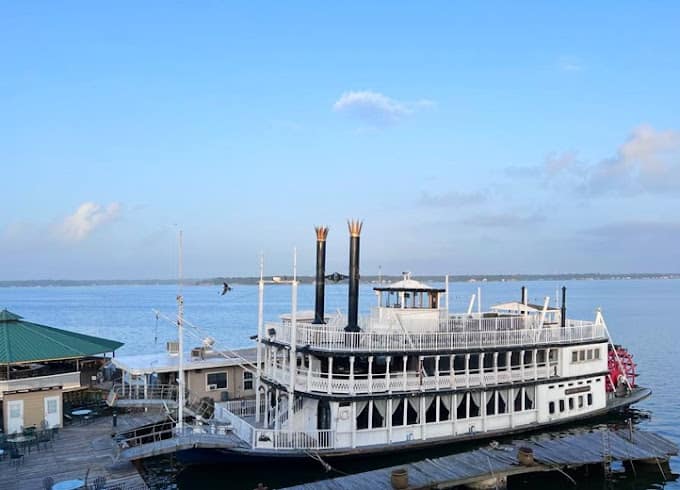 Southern Empress at dock