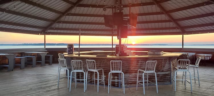 Wave on Lake Conroe outdoor bar