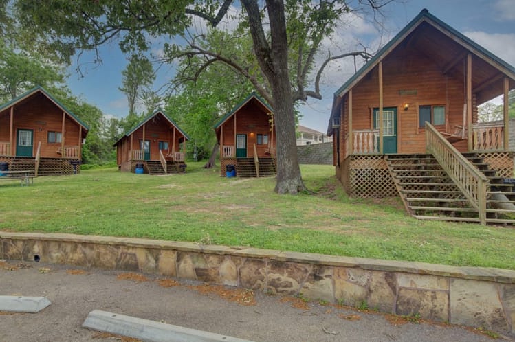 Water’s Edge on Lake Conroe RV Resort cabins