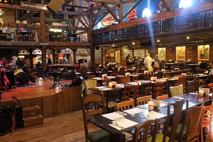Dosey Doe dining