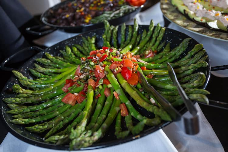 Walden's Lakeview Dining food
