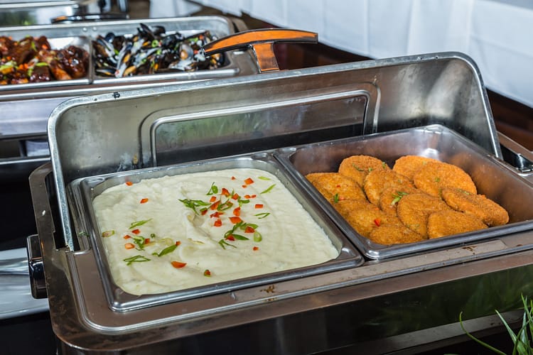 Walden's Lakeview Dining food