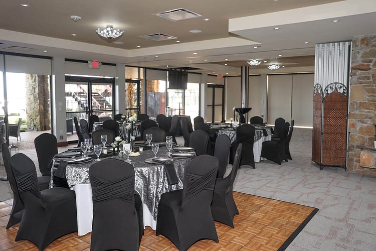 Walden's Lakeview Dining dining