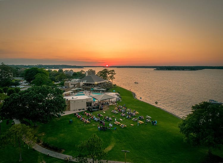Breakwater Grille complex