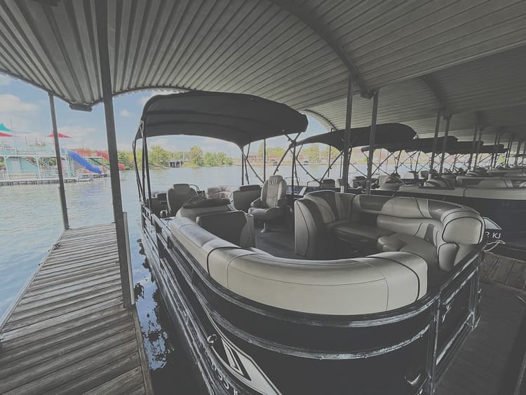 Nauti-Dayz pontoon boats