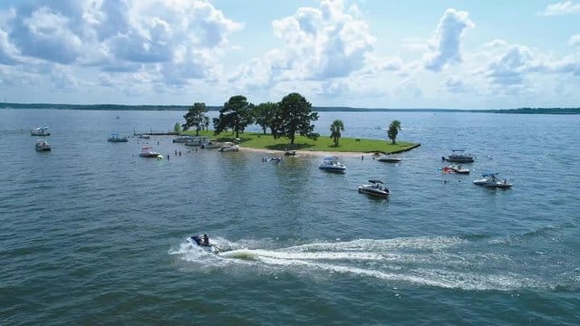 Best of Secluded Hang Out Places for Boaters at Ayer's Island