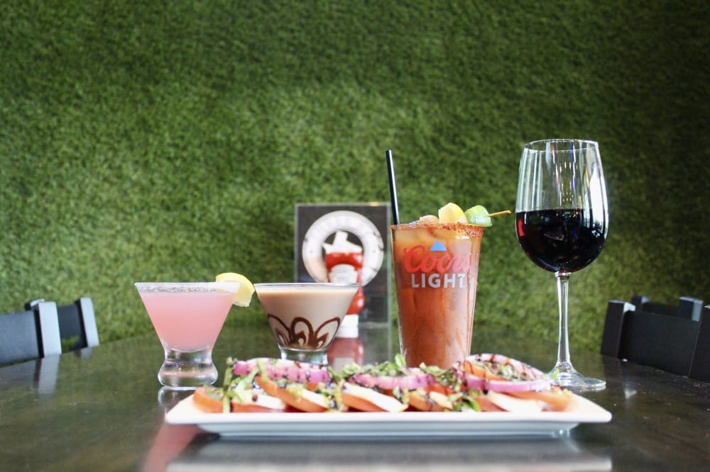 Three B's On the Green serves American cuisine paired with a variety of drinks offered. (Jovanna Aguilar/Community Impact)