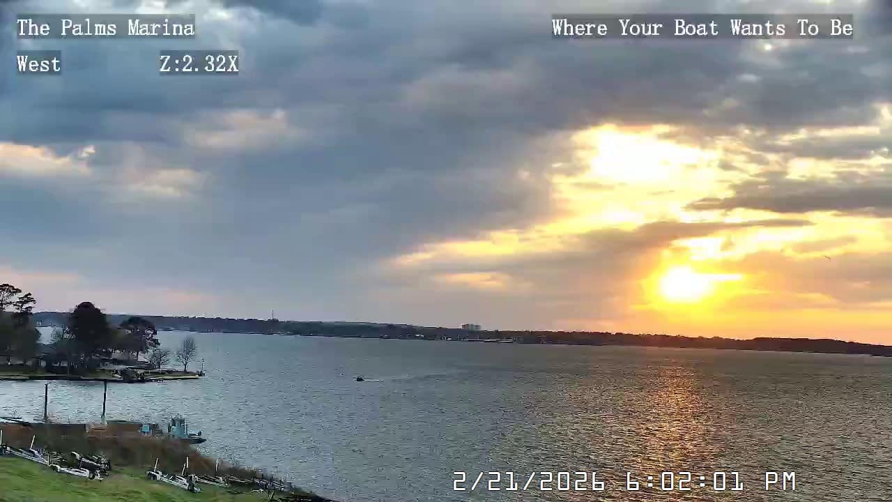 26-02-21-18-02-01 Lake Conroe sunset photo