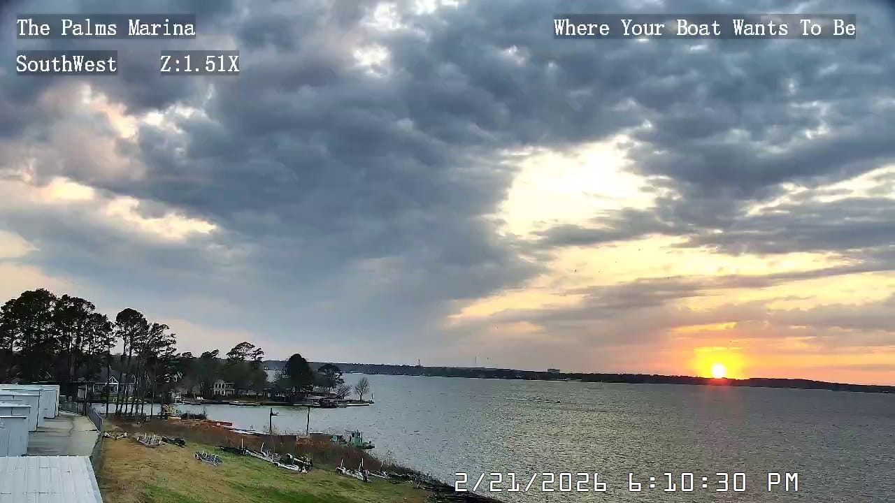 26-02-21-18-10-30 Lake Conroe sunset photo